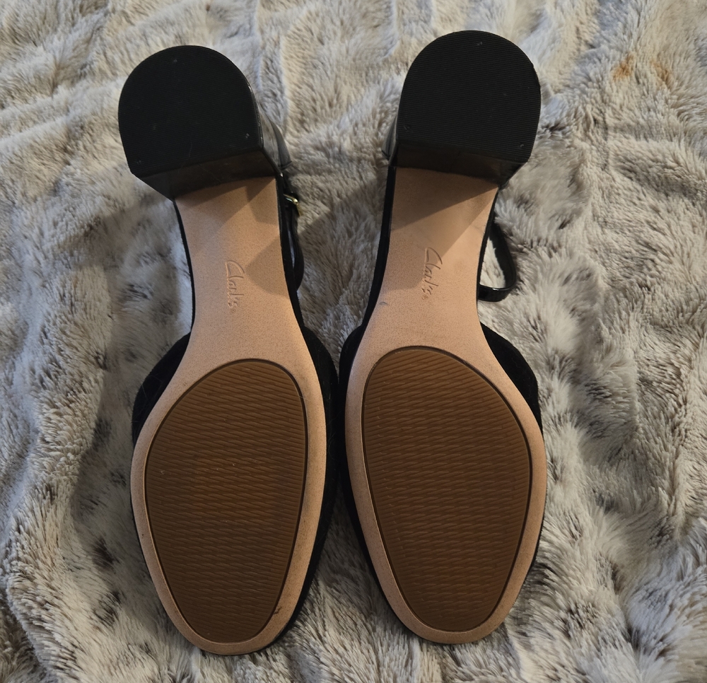 Clark's Size 9.5 Maryjane Heels - Picture 6 of 7